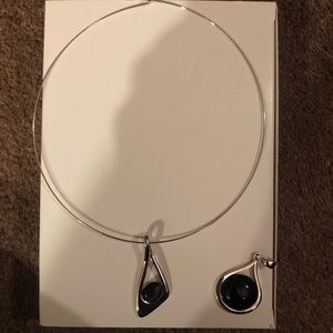 Silver pendant necklace